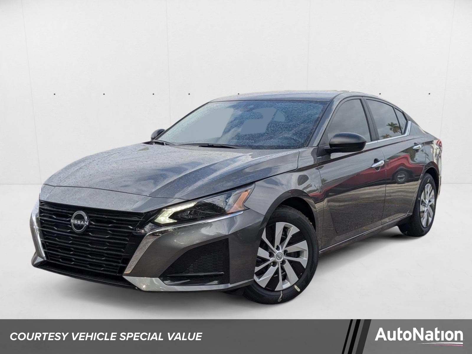 2025 Nissan Altima S — photo 1 of 17