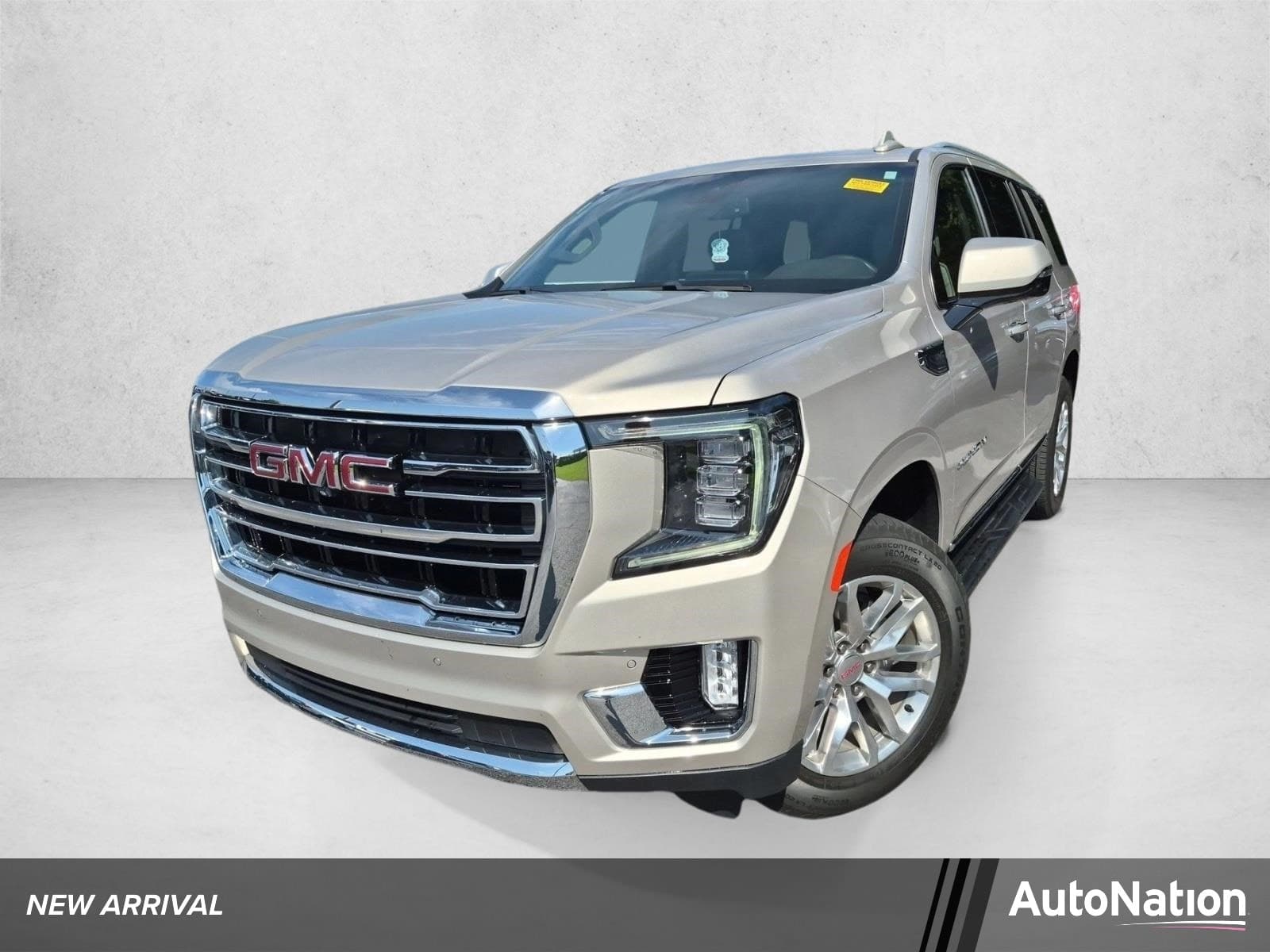2024 GMC Yukon SLT — photo 1 of 18