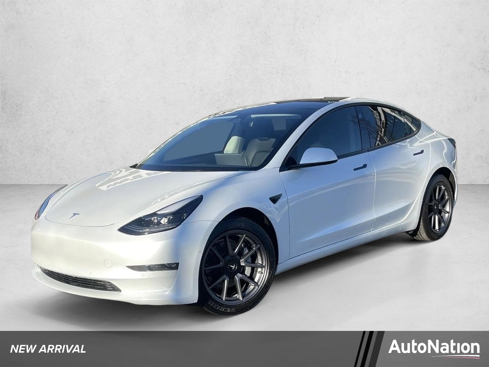 2022 Tesla Model 3 Long Range — photo 1 of 20