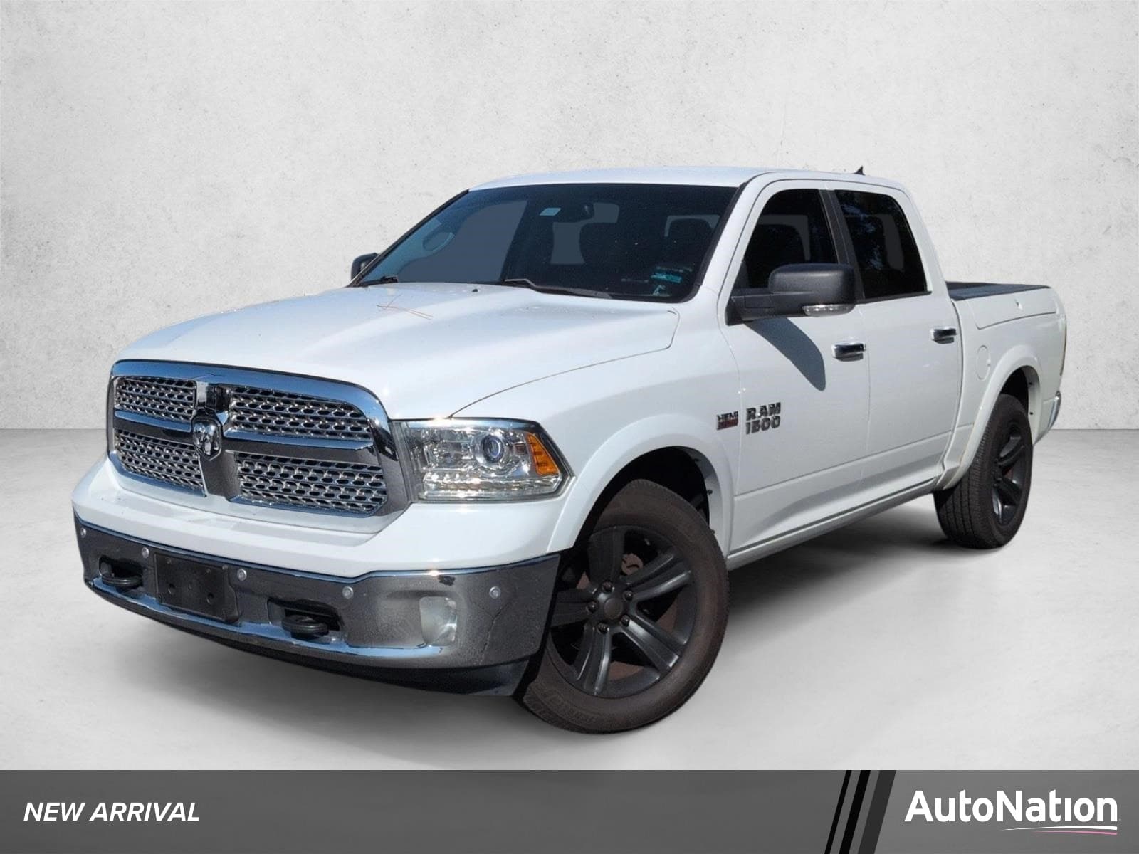 2016 RAM 1500 Laramie — photo 1 of 20