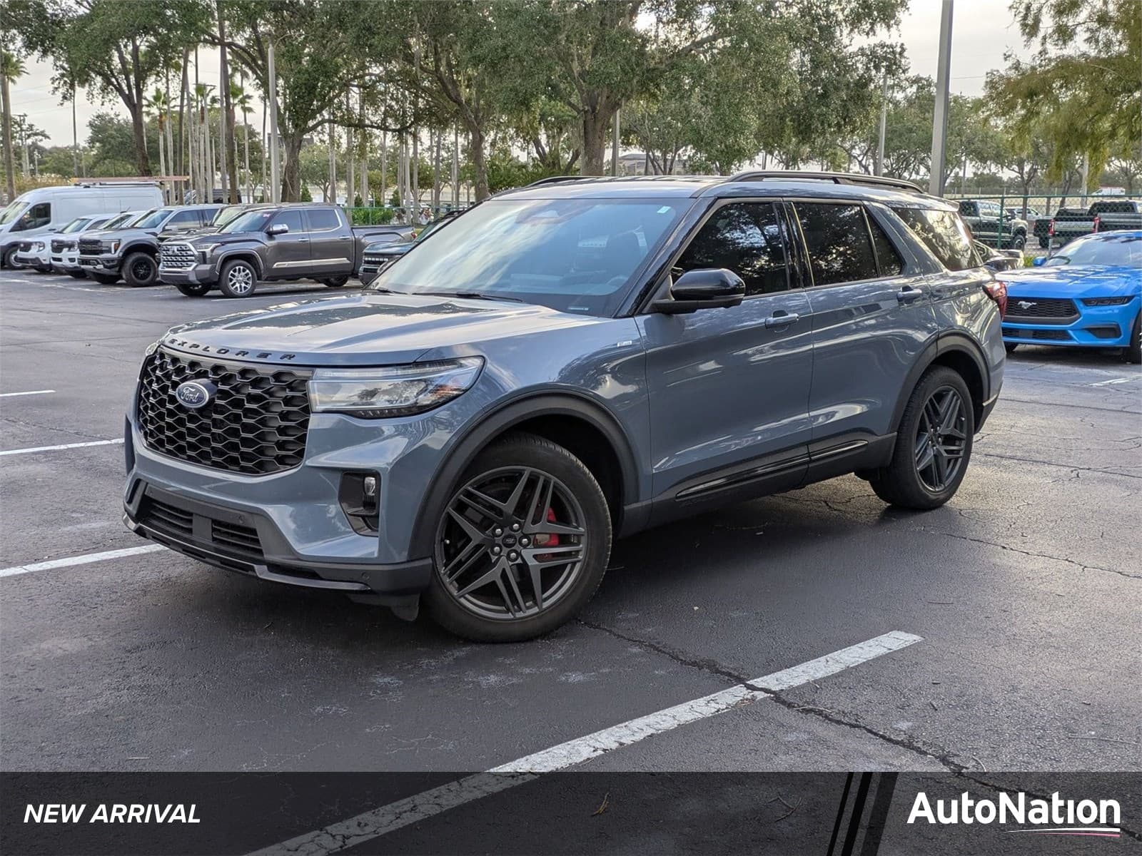 2025 Ford Explorer ST-Line — photo 1 of 15