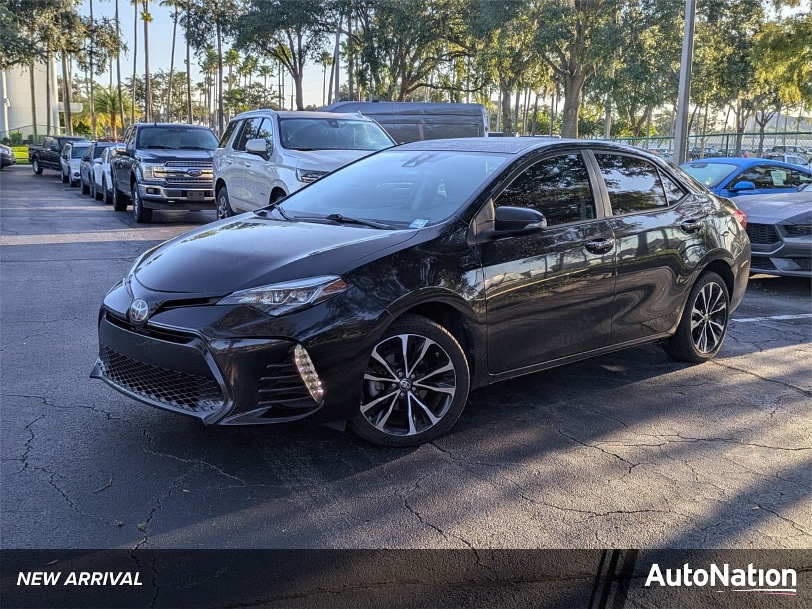 2019 Toyota Corolla SE — photo 1 of 15