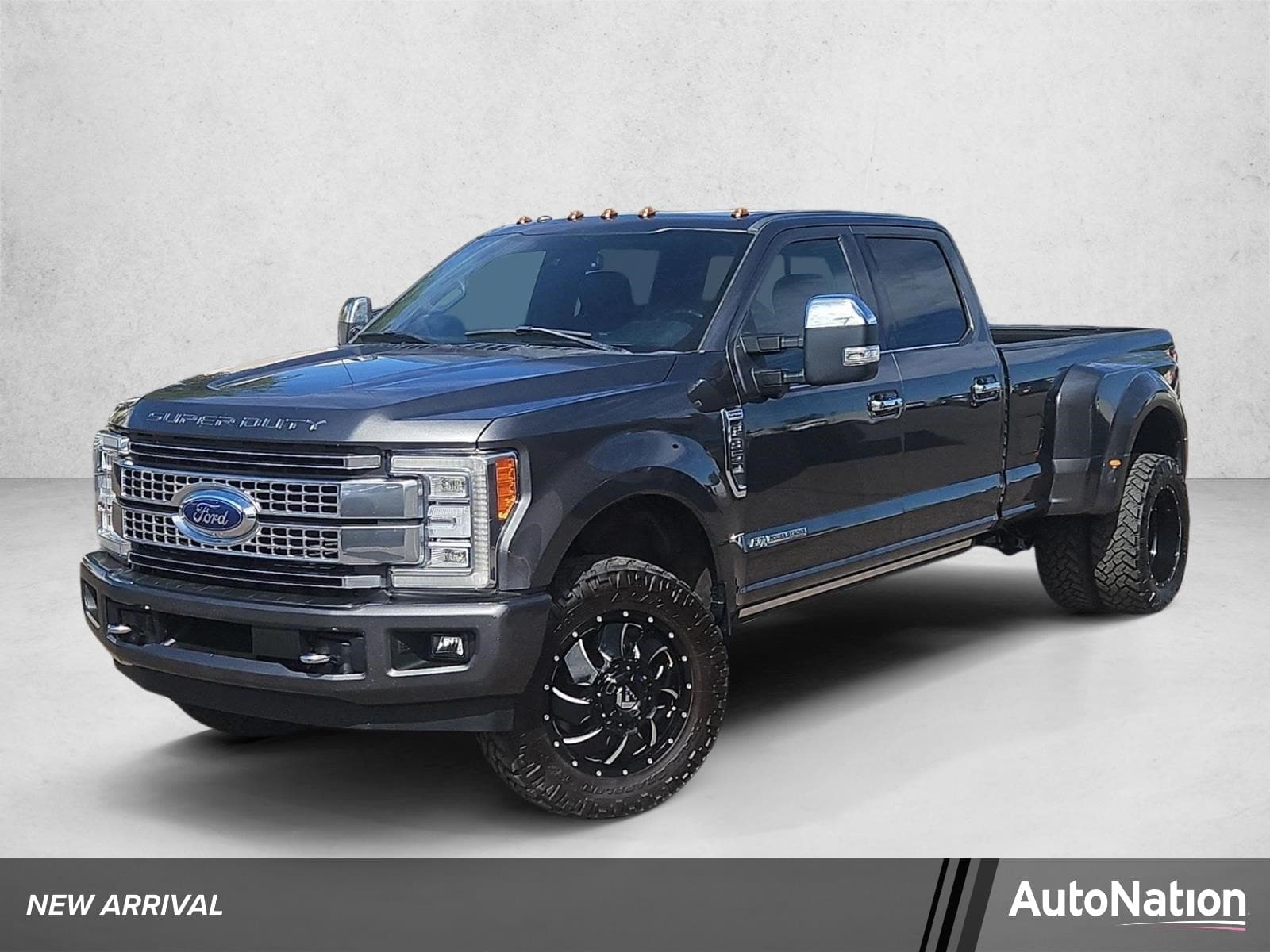 2018 Ford Super Duty F-350 DRW Platinum — photo 1 of 25
