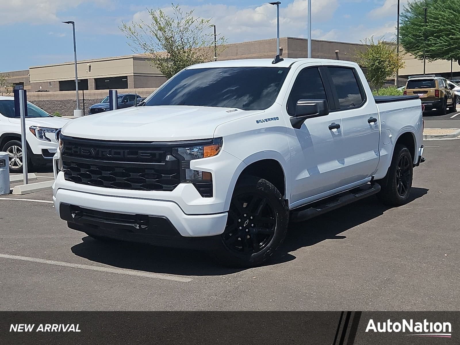 2025 Chevrolet Silverado 1500 Custom — photo 1 of 23