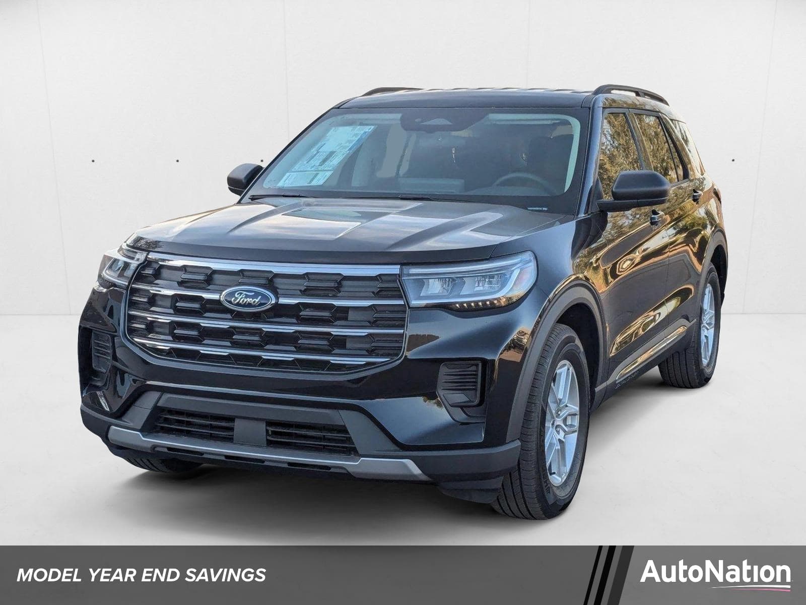 2025 Ford Explorer Active — photo 1 of 17