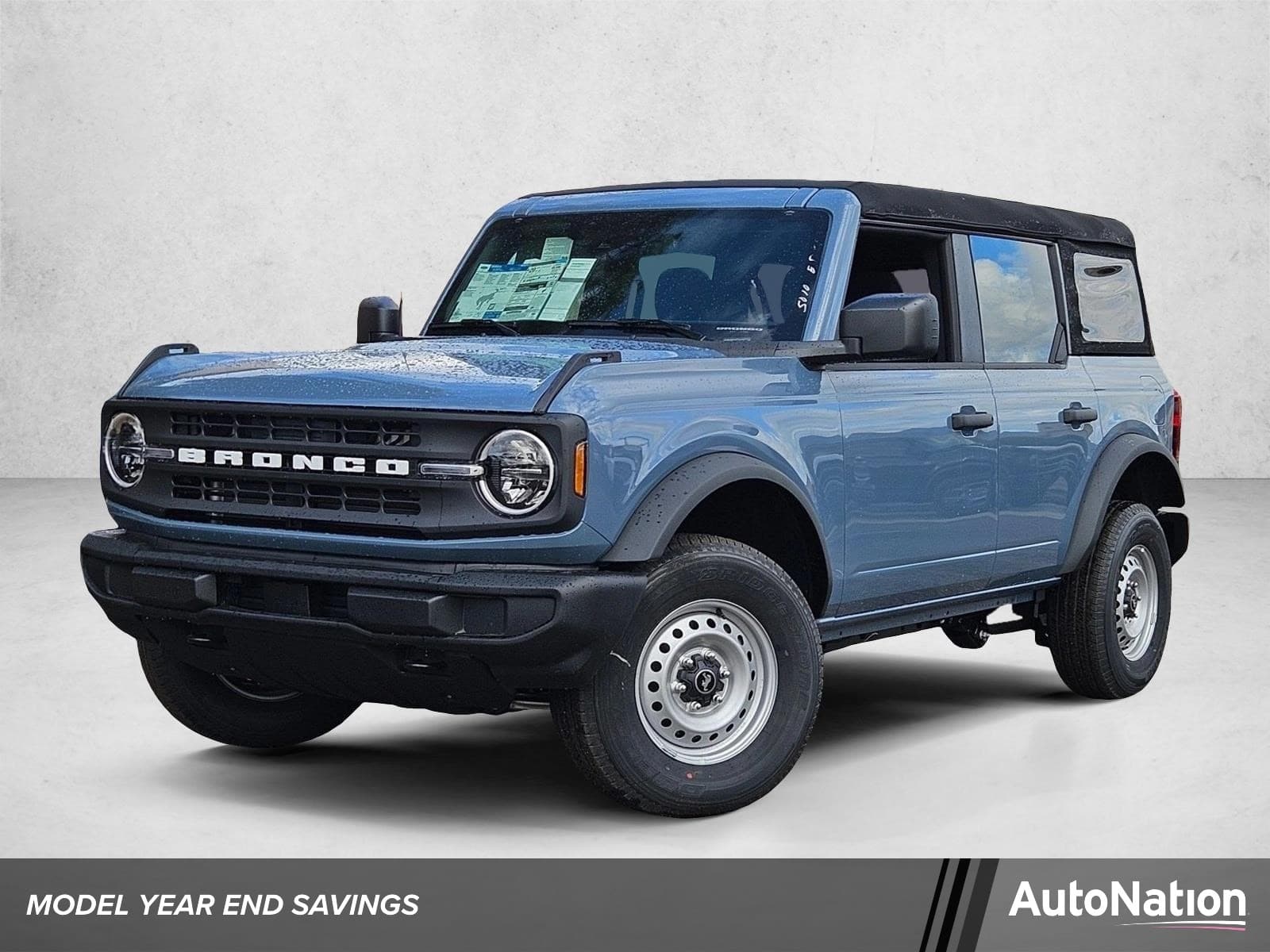 2025 Ford Bronco Base — photo 1 of 25
