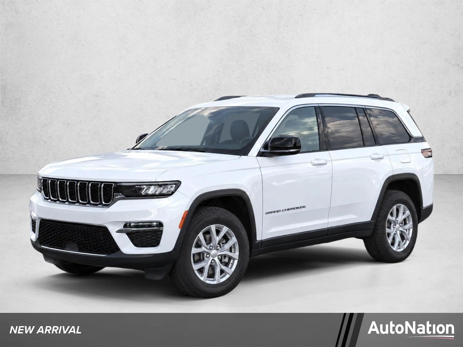 2023 Jeep Grand Cherokee Limited — photo 1 of 15