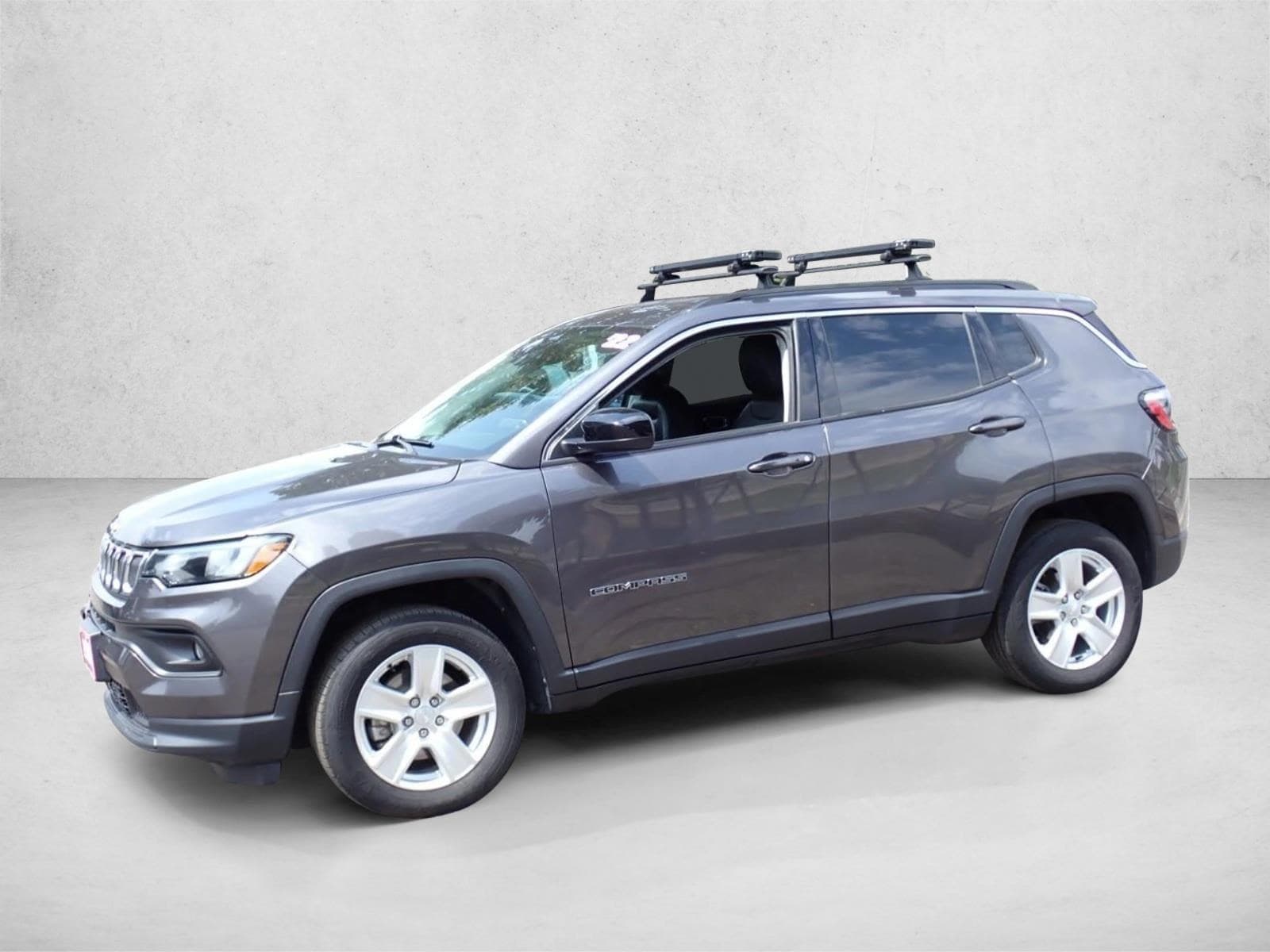 2022 Jeep Compass Latitude — photo 1 of 21