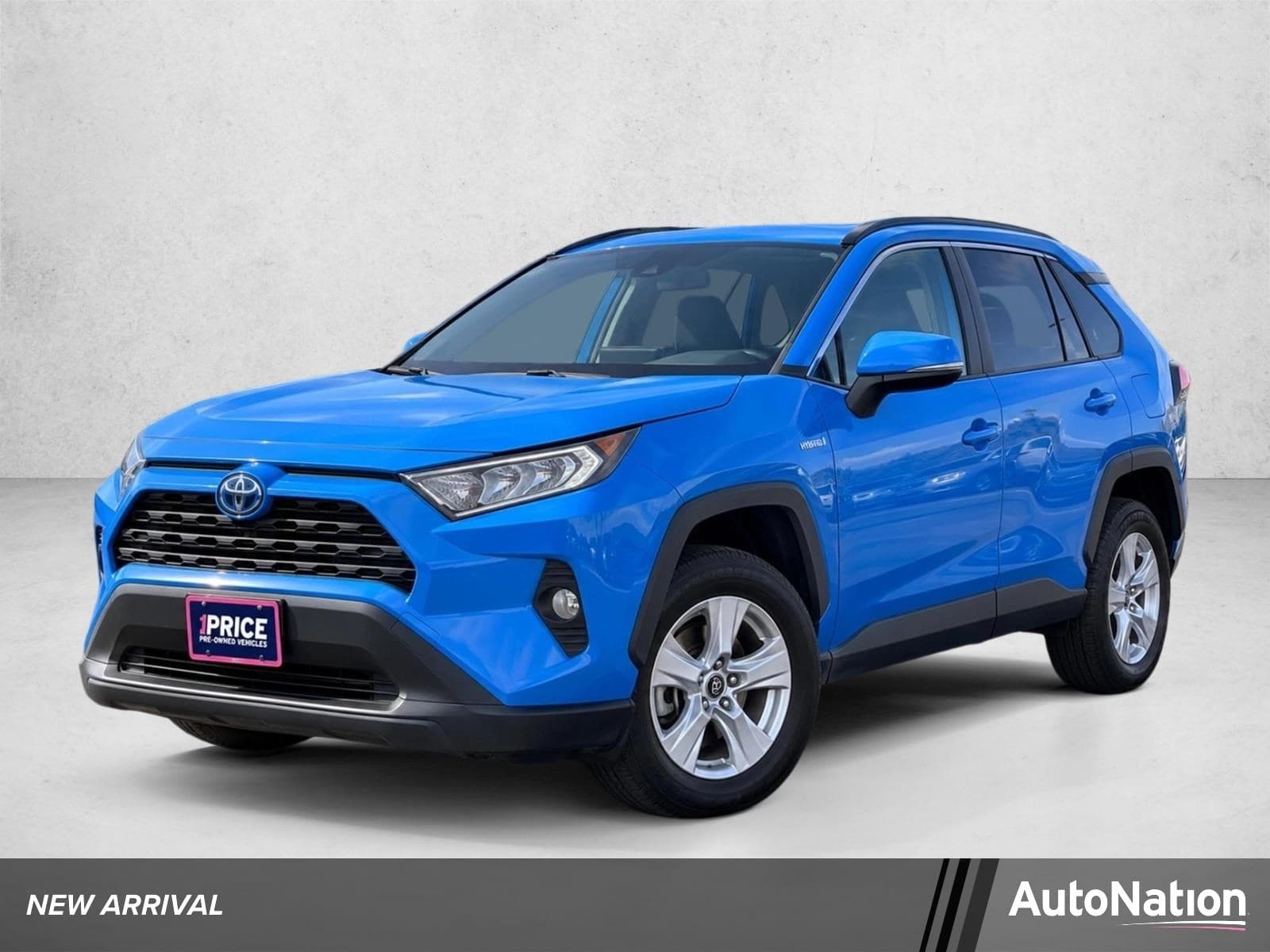2019 Toyota RAV4 Hybrid XLE — photo 1 of 15