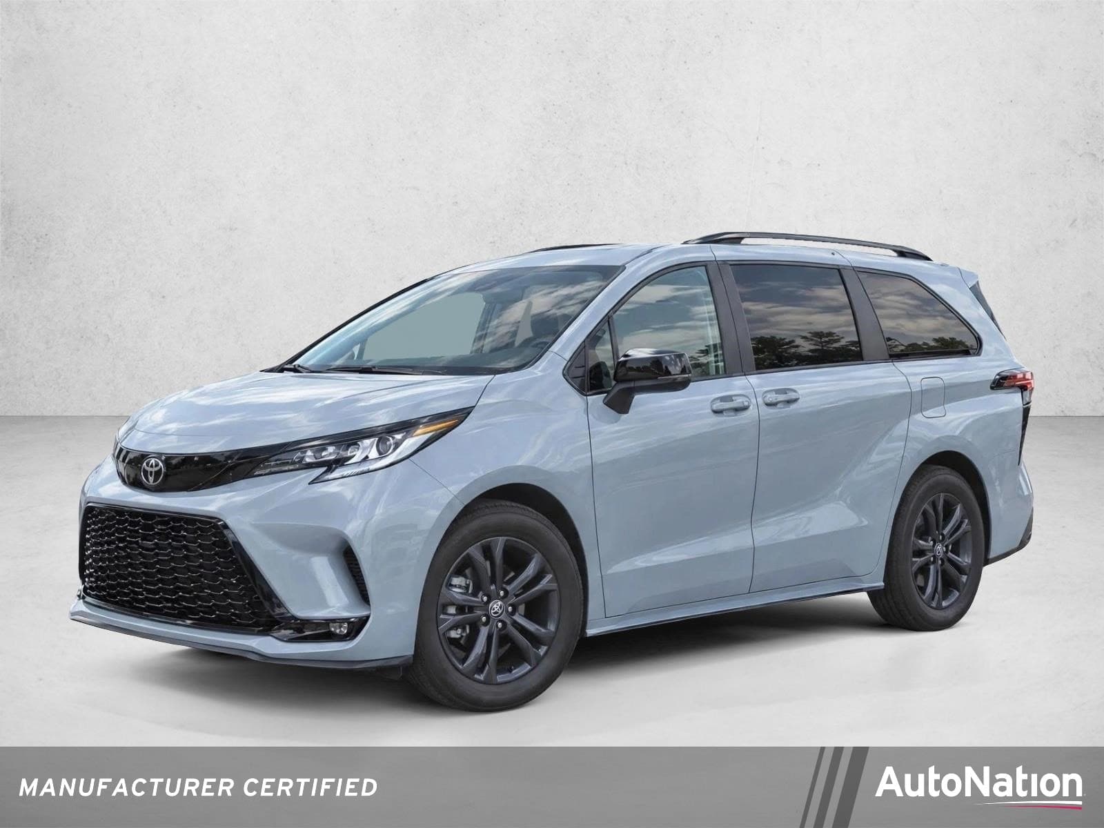 2026 Toyota Sienna XSE — photo 1 of 15