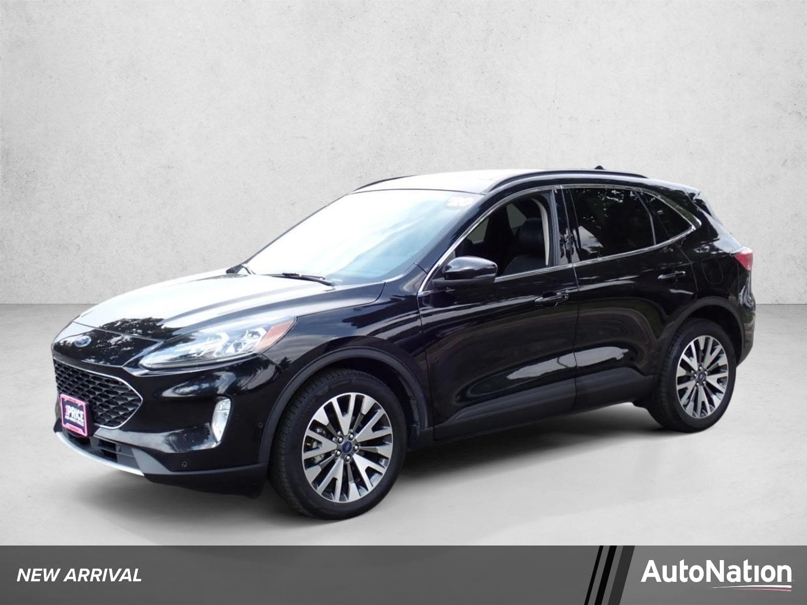2020 Ford Escape Titanium — photo 1 of 26