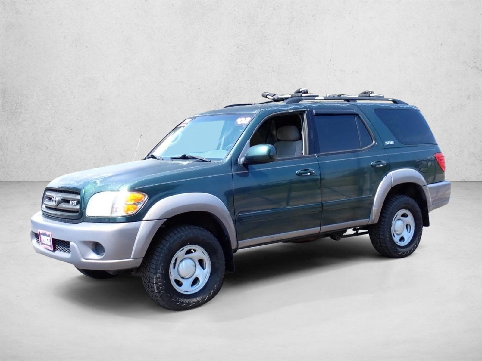 2002 Toyota Sequoia SR5 V8 — photo 1 of 22