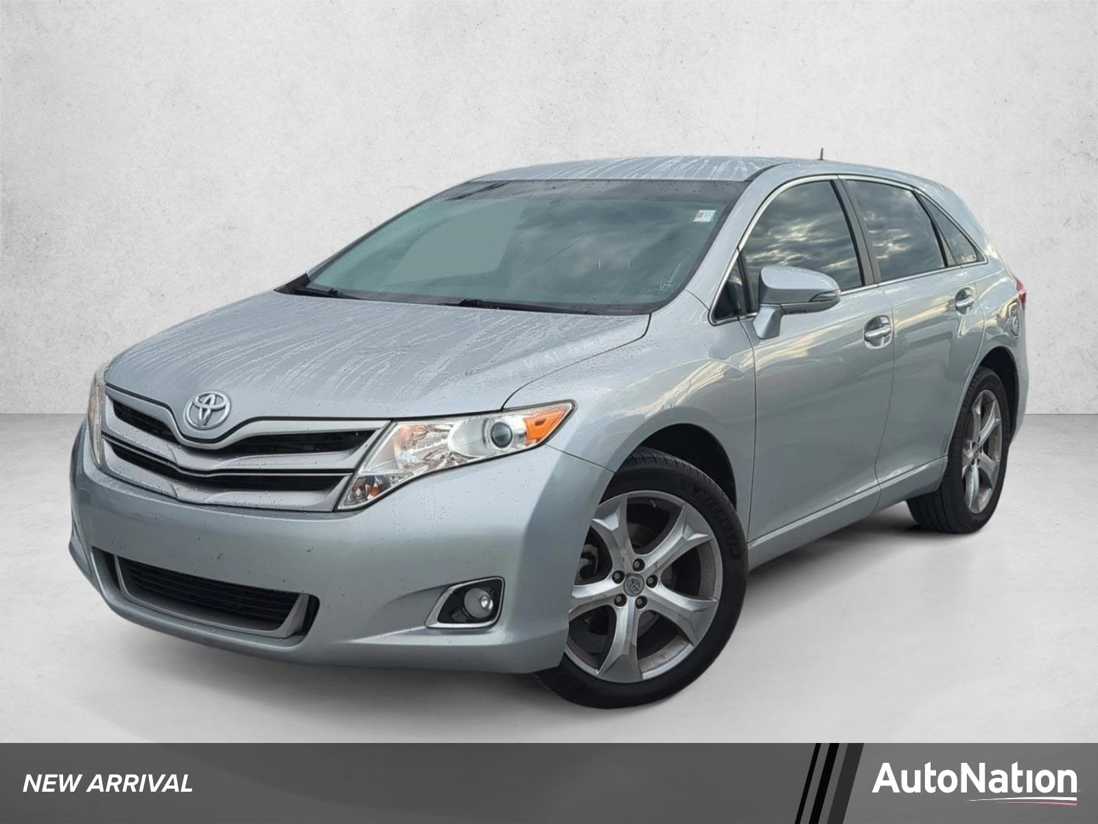 2015 Toyota Venza XLE — photo 1 of 23