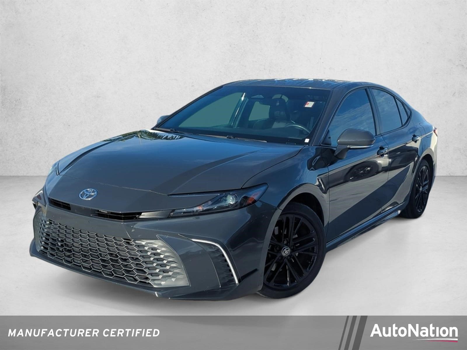 2025 Toyota Camry SE — photo 1 of 25