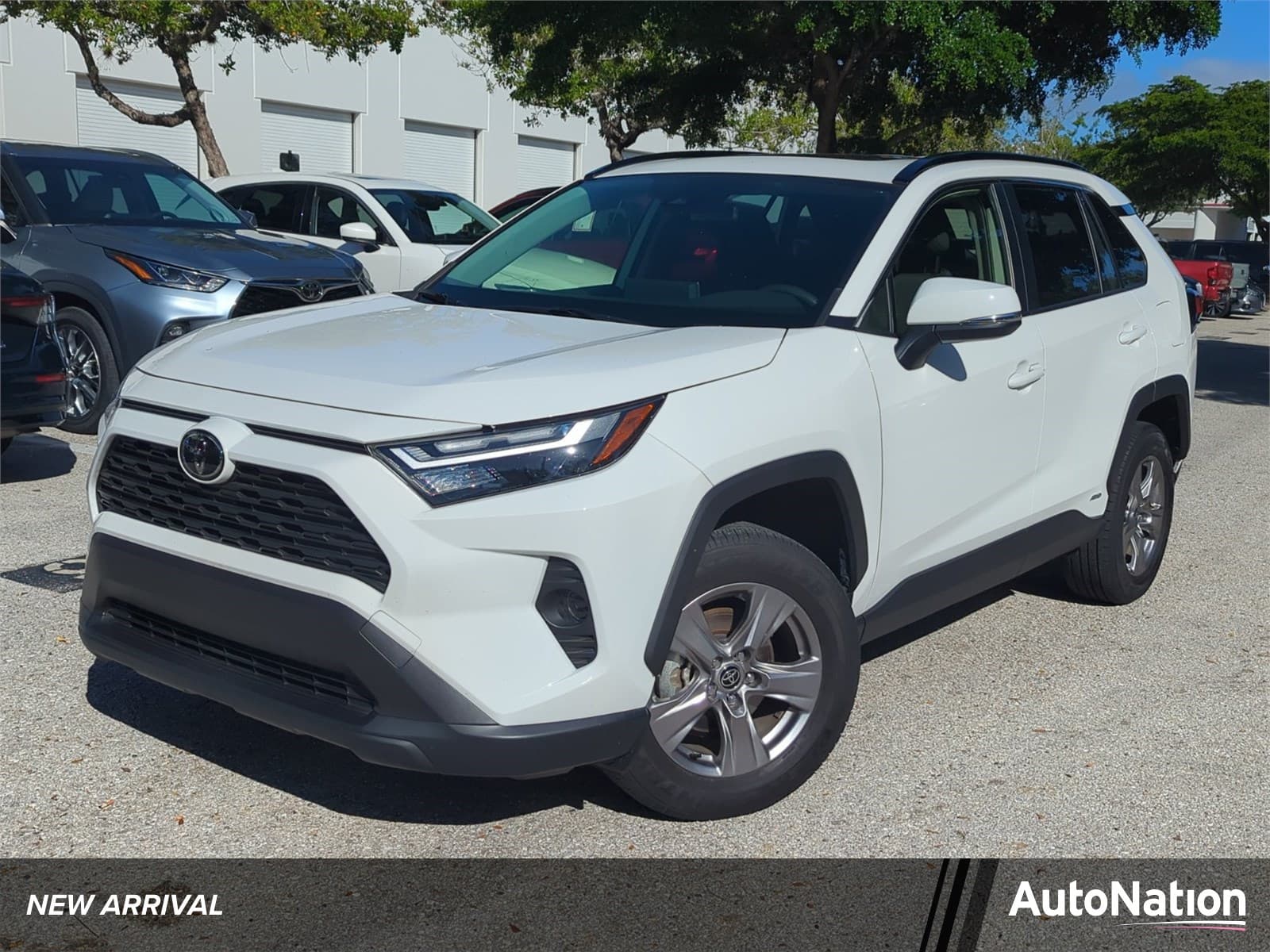2025 Toyota RAV4 Base — photo 1 of 26