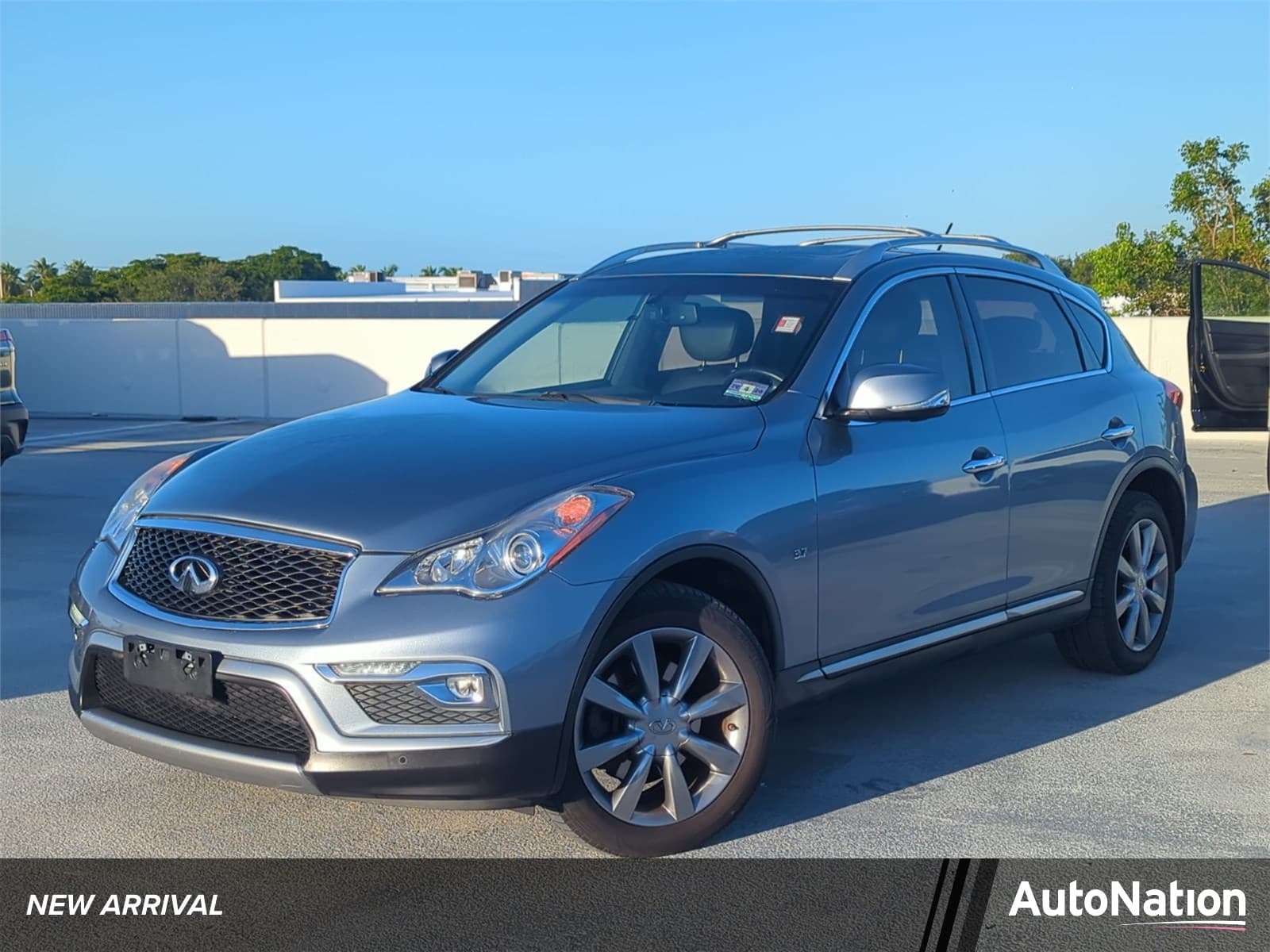 2017 INFINITI QX50 Base — photo 1 of 25