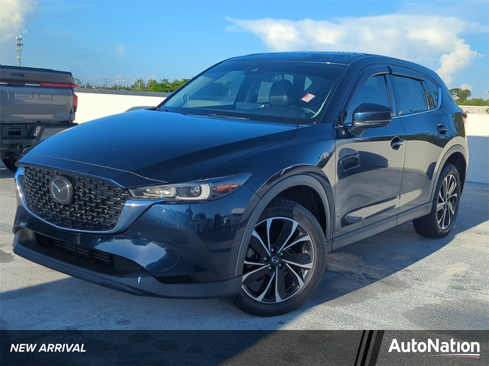 2022 Mazda CX-5 2.5 S Premium Package — photo 1 of 26