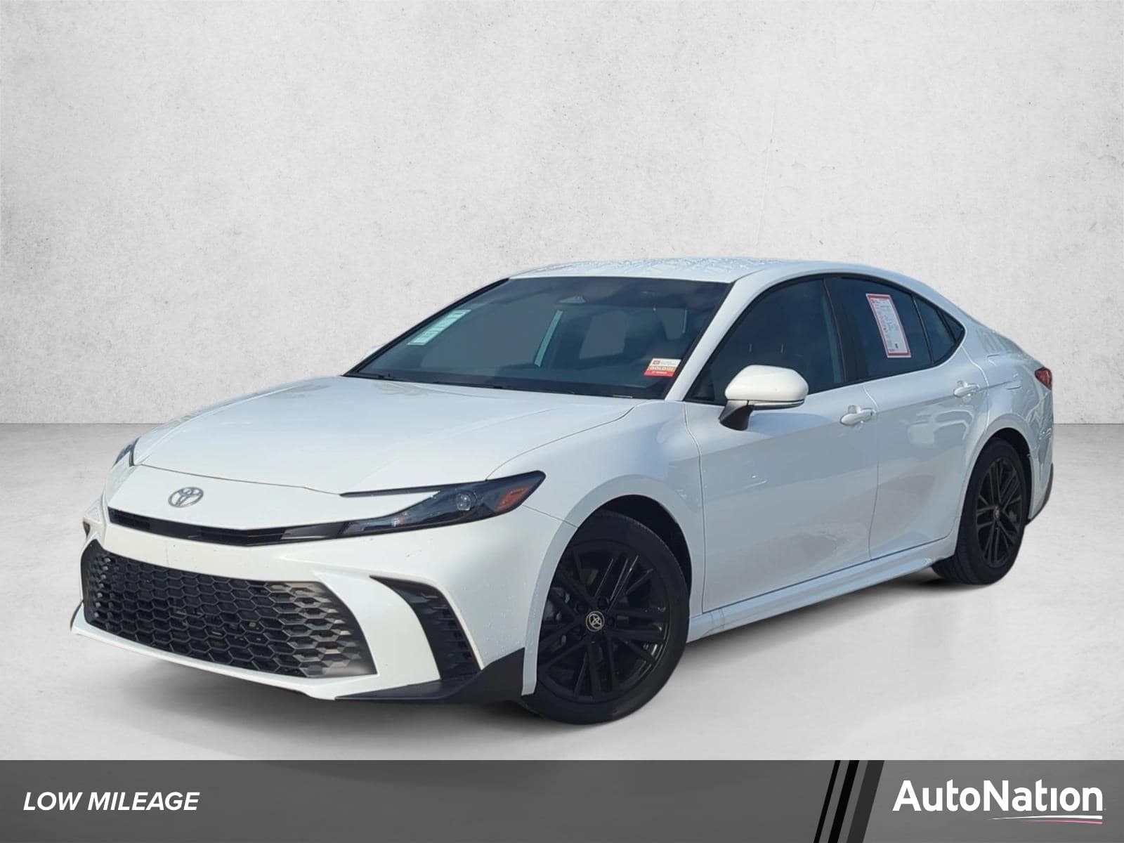 2026 Toyota Camry SE — photo 1 of 60