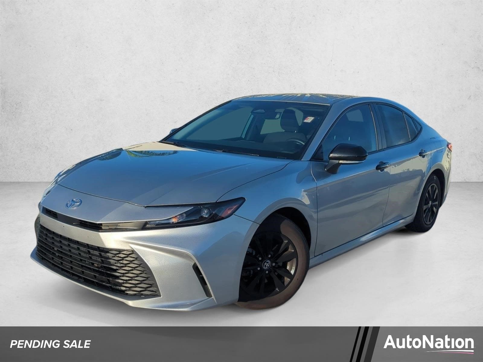 2025 Toyota Camry LE — photo 1 of 27