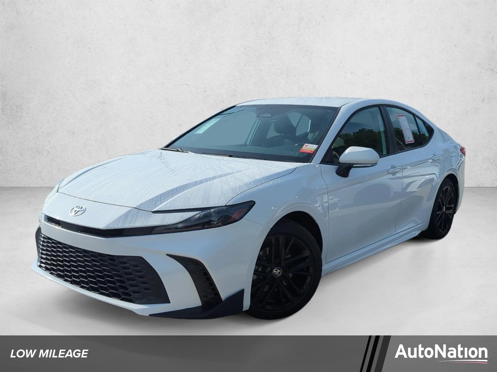 2026 Toyota Camry SE — photo 1 of 60