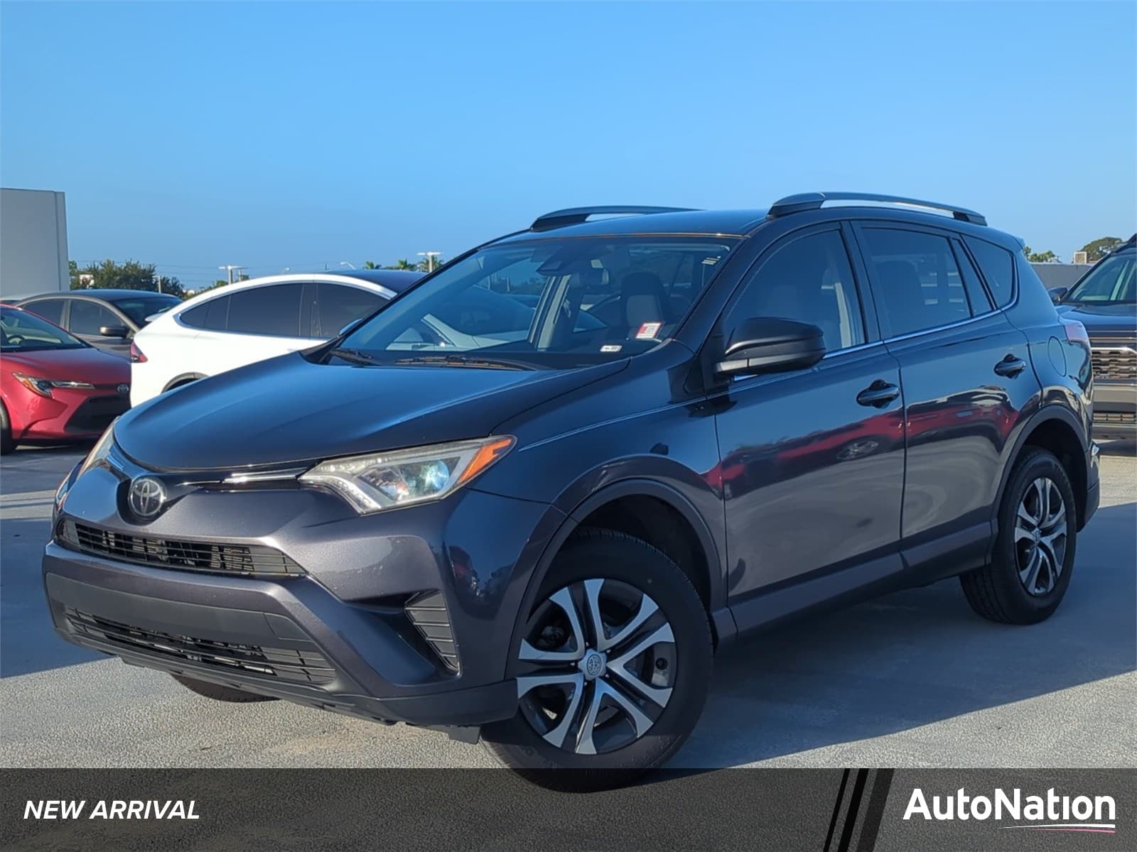 2018 Toyota RAV4 LE — photo 1 of 26