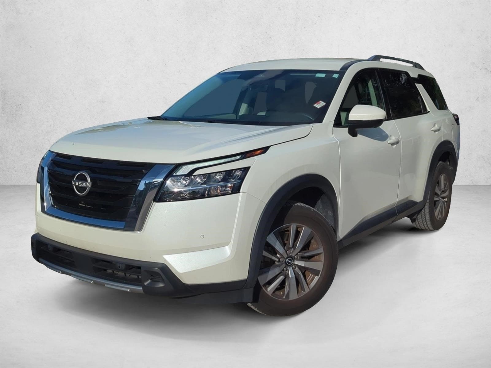 2023 Nissan Pathfinder SL — photo 1 of 30