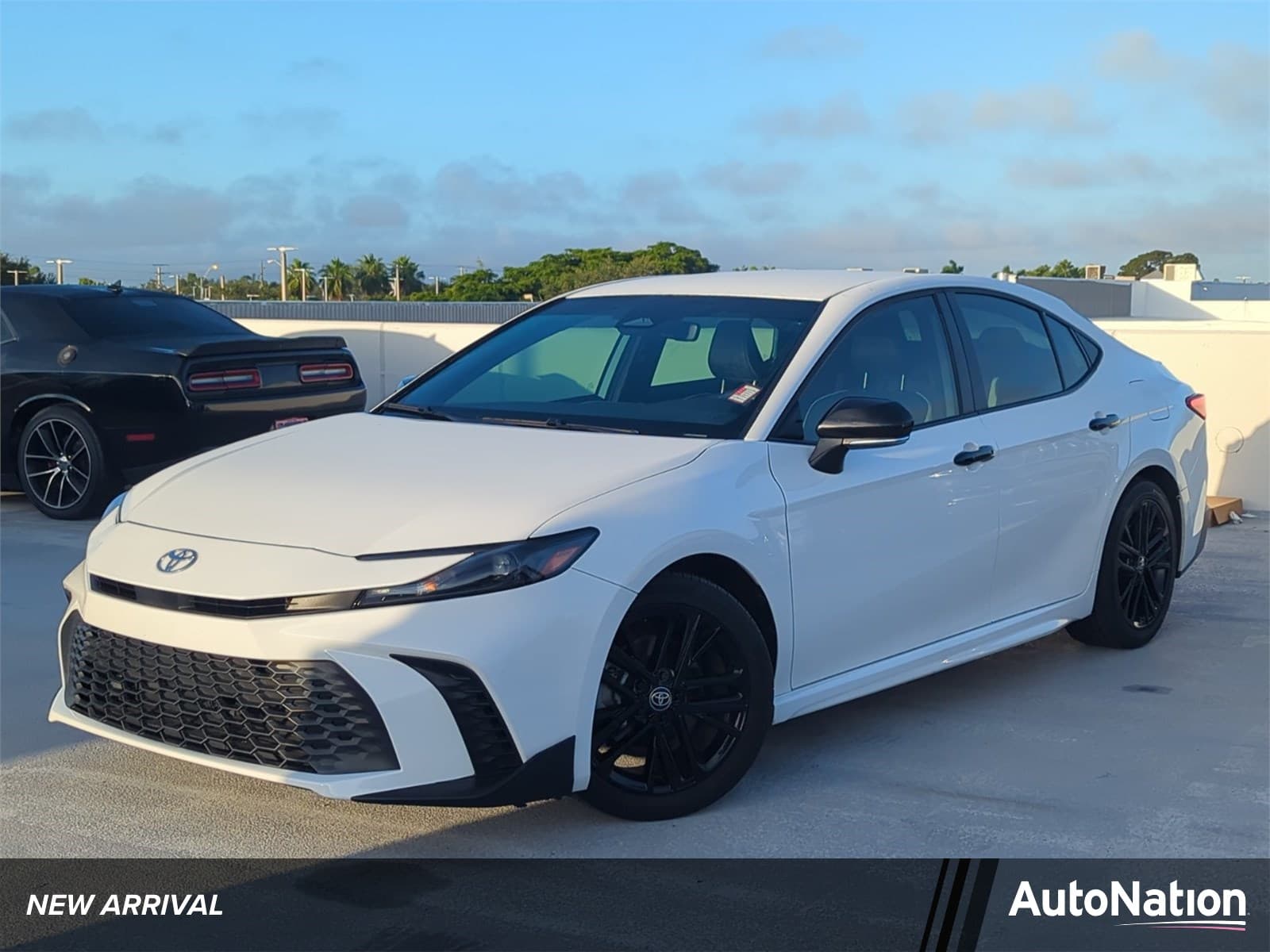 2025 Toyota Camry SE — photo 1 of 21
