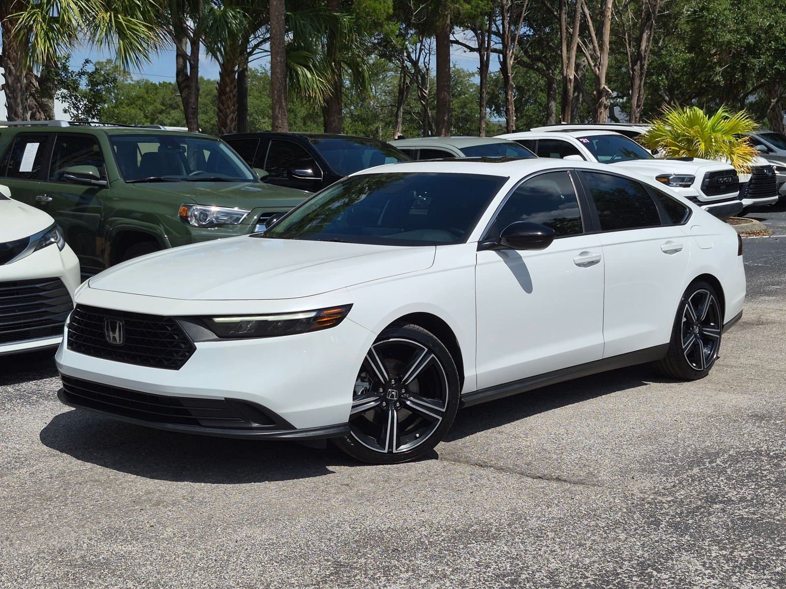 2023 Honda Accord Hybrid Sport — photo 1 of 23