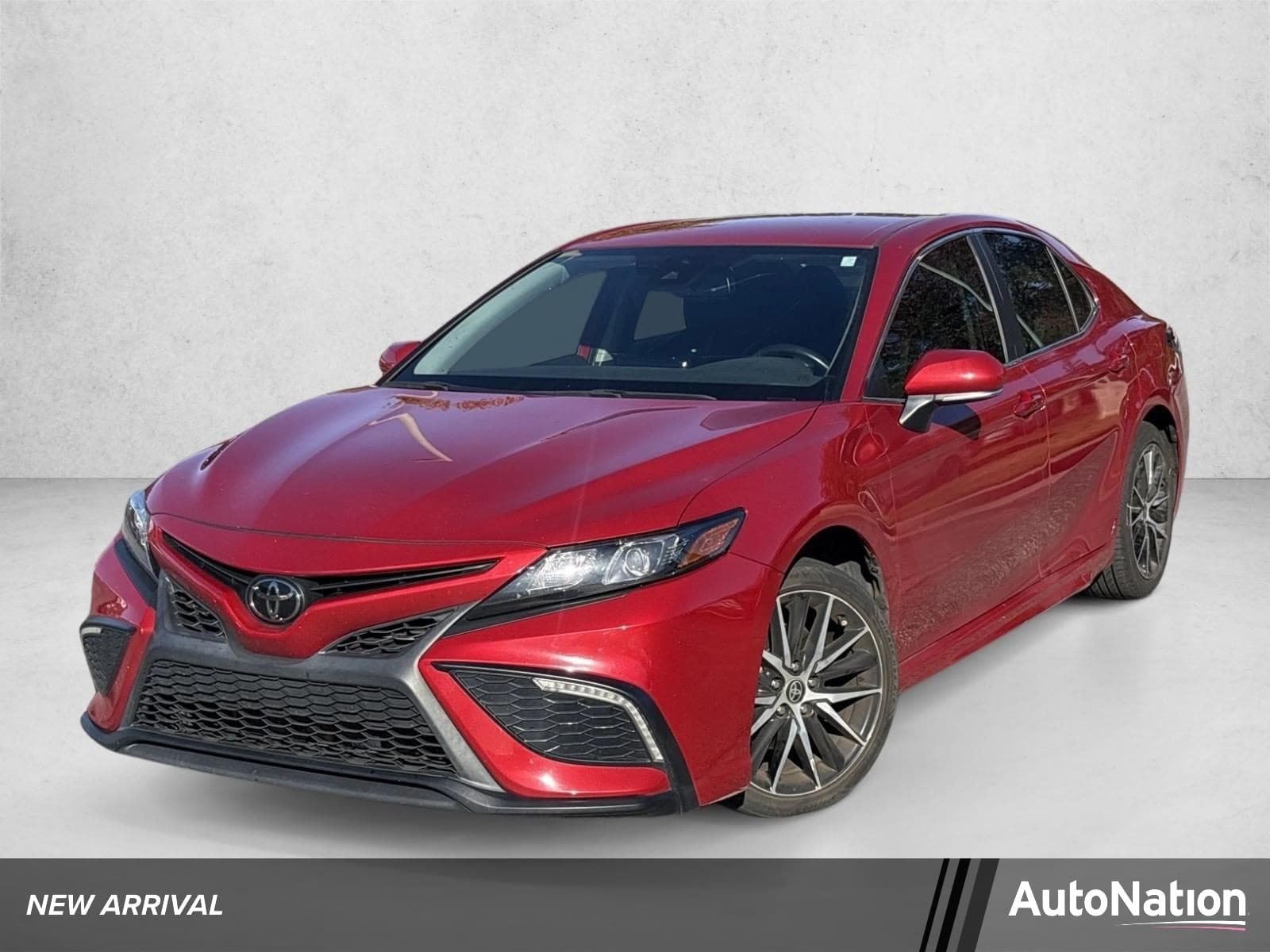 2024 Toyota Camry SE — photo 1 of 30