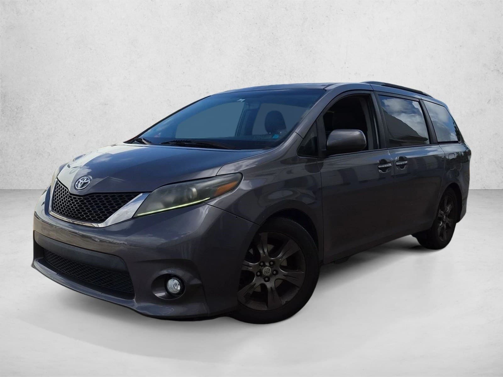 2015 Toyota Sienna SE Premium — photo 1 of 15