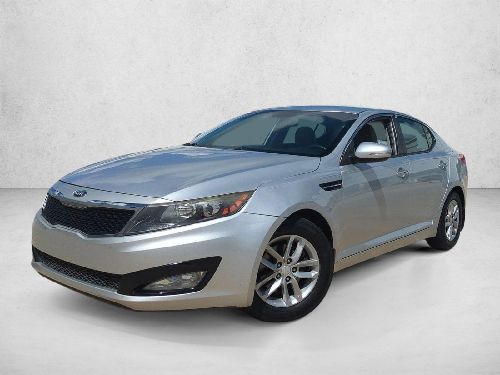 2013 Kia Optima LX — photo 1 of 15
