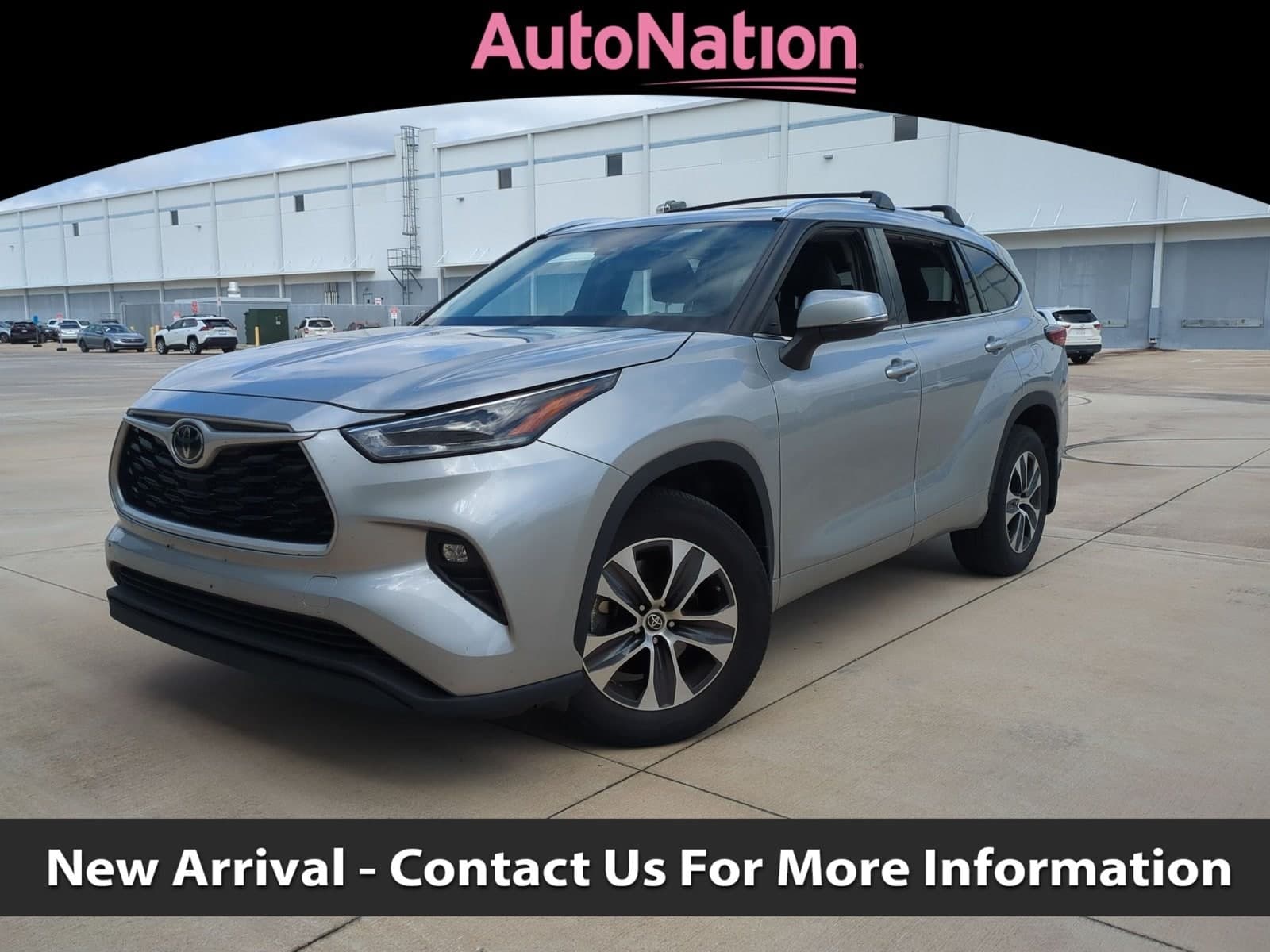 2021 Toyota Highlander XLE — photo 1 of 15