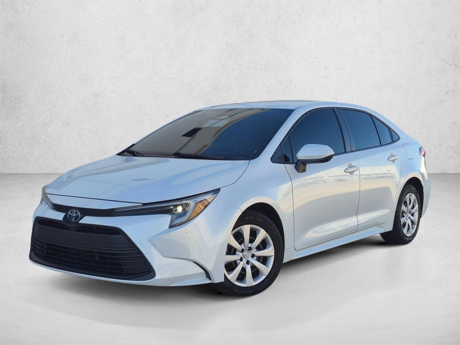 2024 Toyota Corolla Hybrid LE — photo 1 of 15