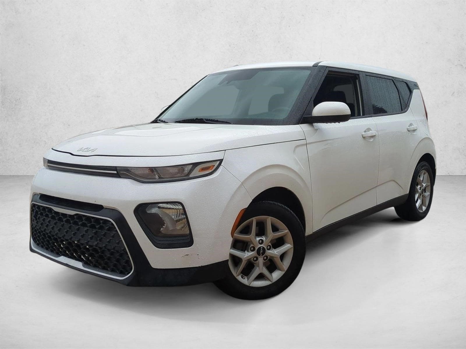 2022 Kia Soul LX — photo 1 of 15
