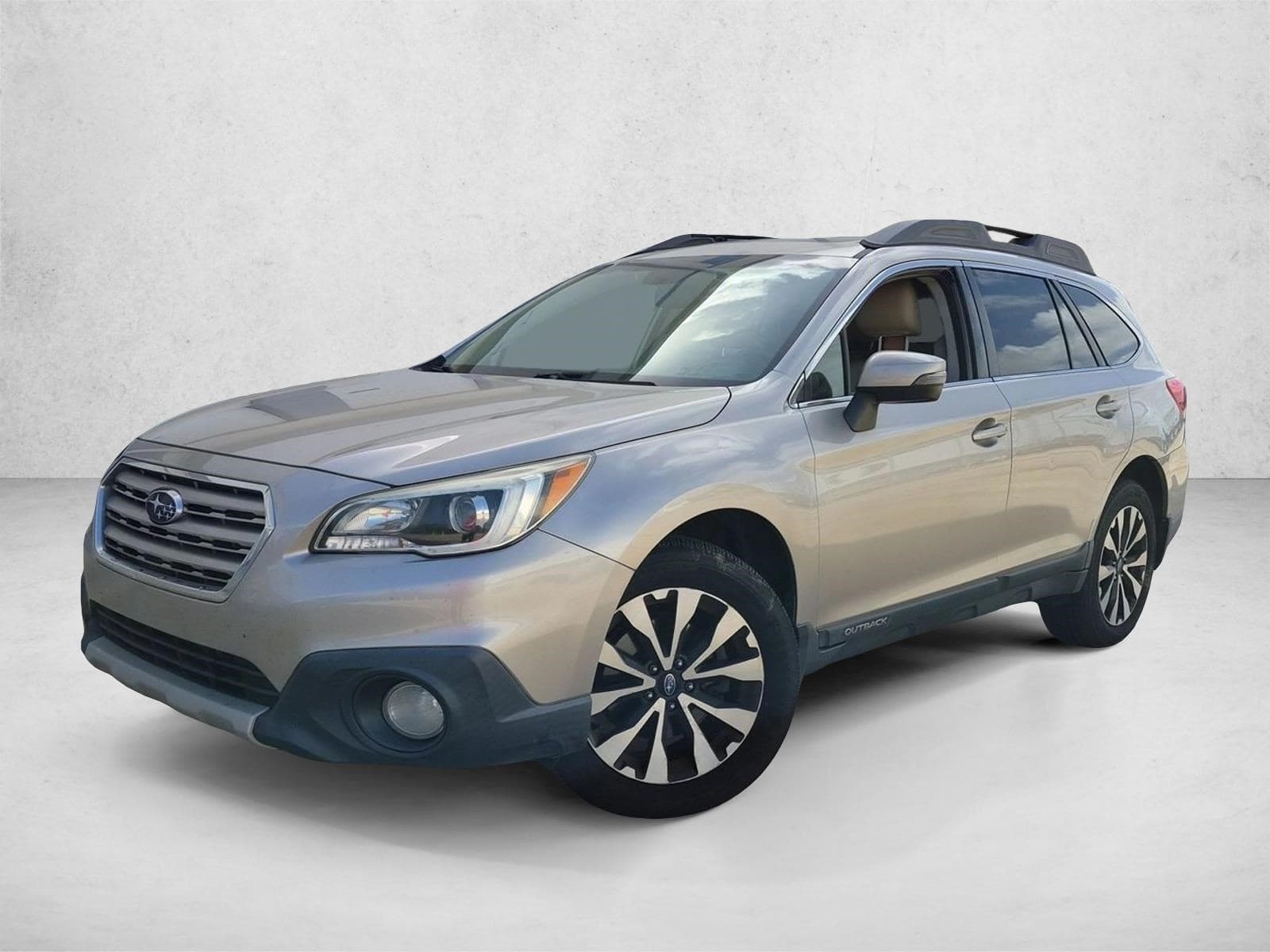 2015 Subaru Outback 3.6R Limited — photo 1 of 15