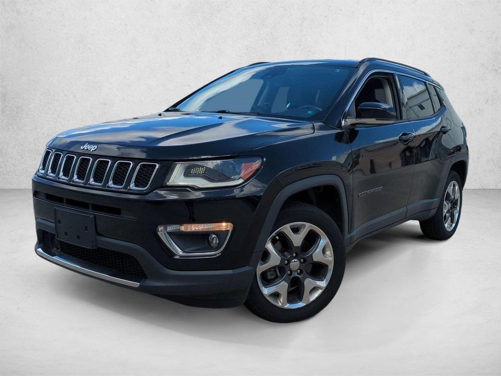 2018 Jeep Compass Limited — photo 1 of 15