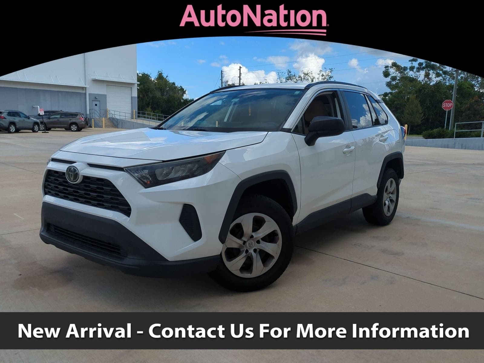 2020 Toyota RAV4 LE — photo 1 of 15