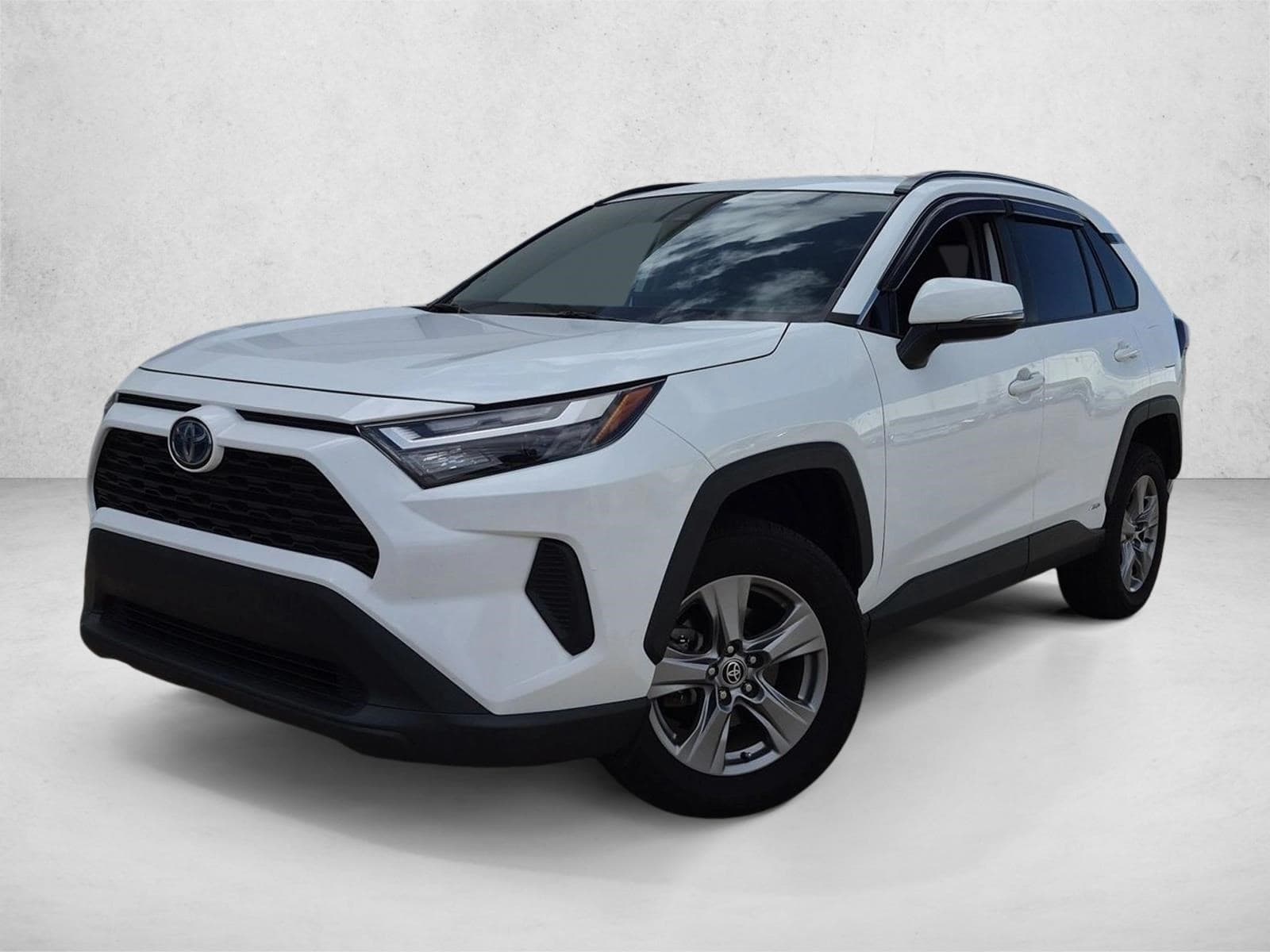 2023 Toyota RAV4 Base — photo 1 of 15