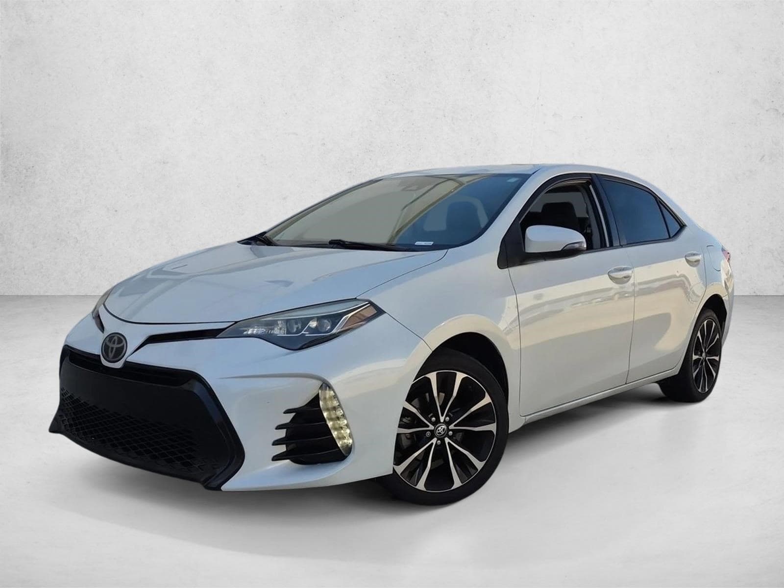 2018 Toyota Corolla XSE — photo 1 of 15