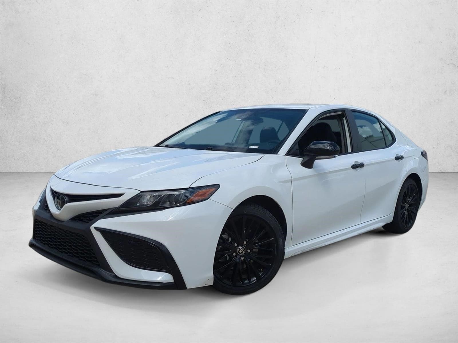2022 Toyota Camry SE Nightshade — photo 1 of 15
