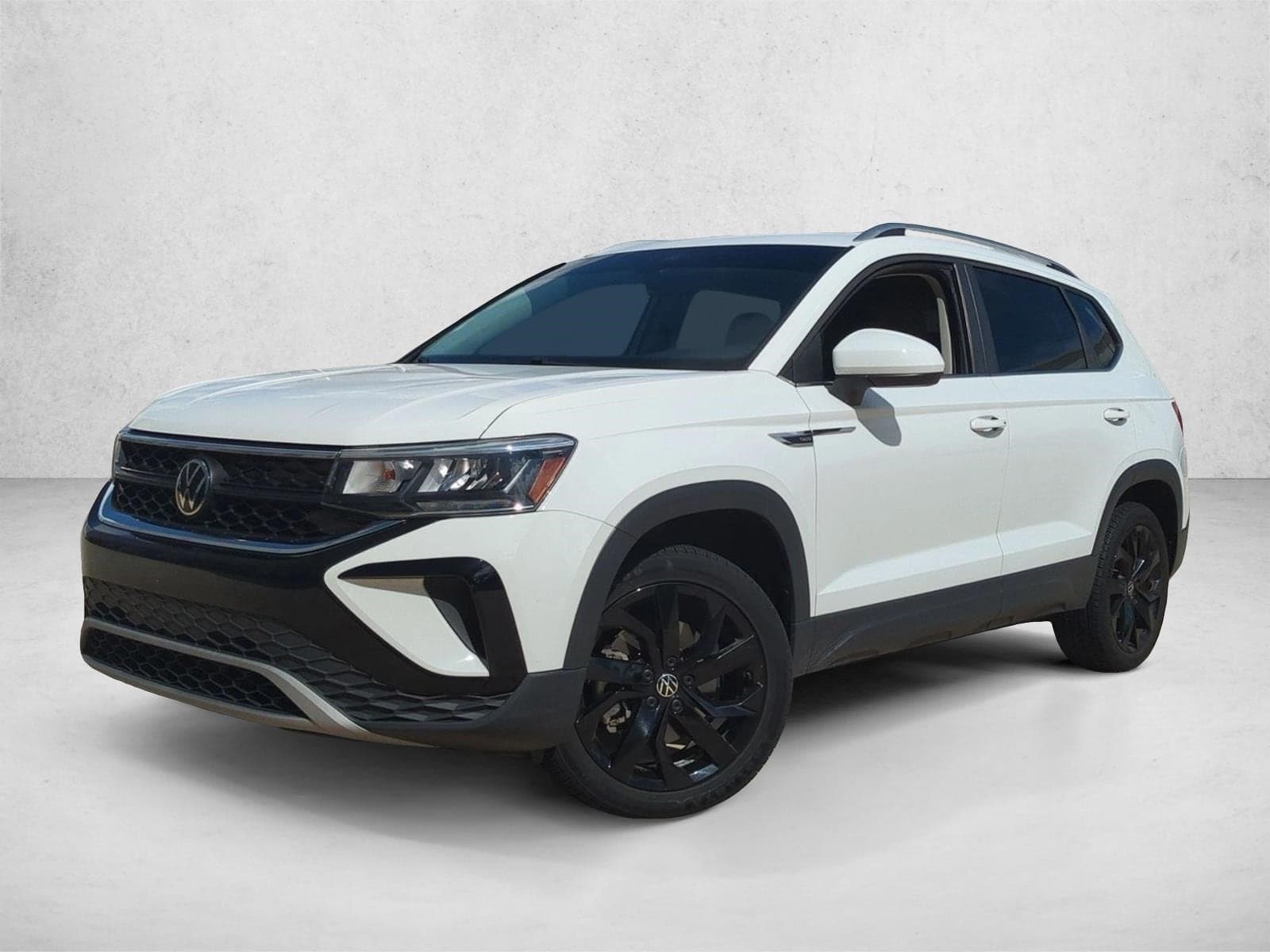 2023 Volkswagen Taos SE — photo 1 of 15