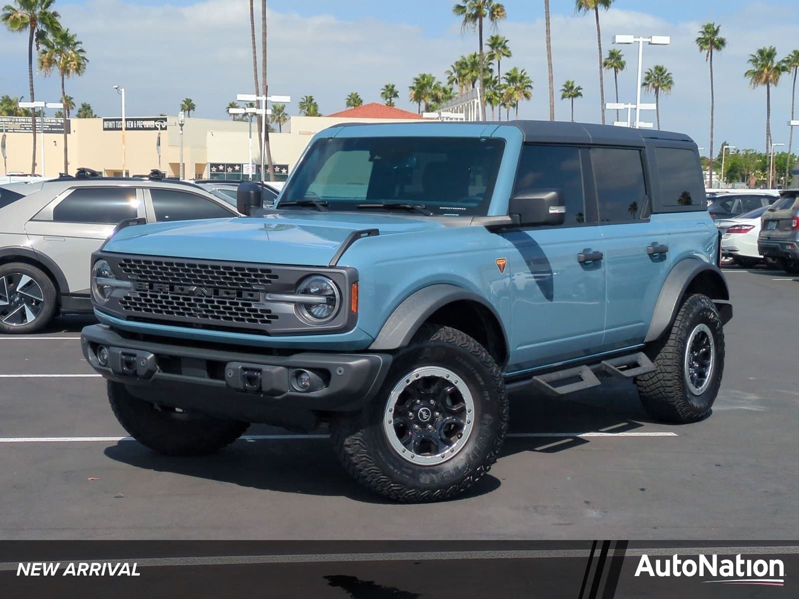 2023 Ford Bronco Badlands — photo 1 of 25