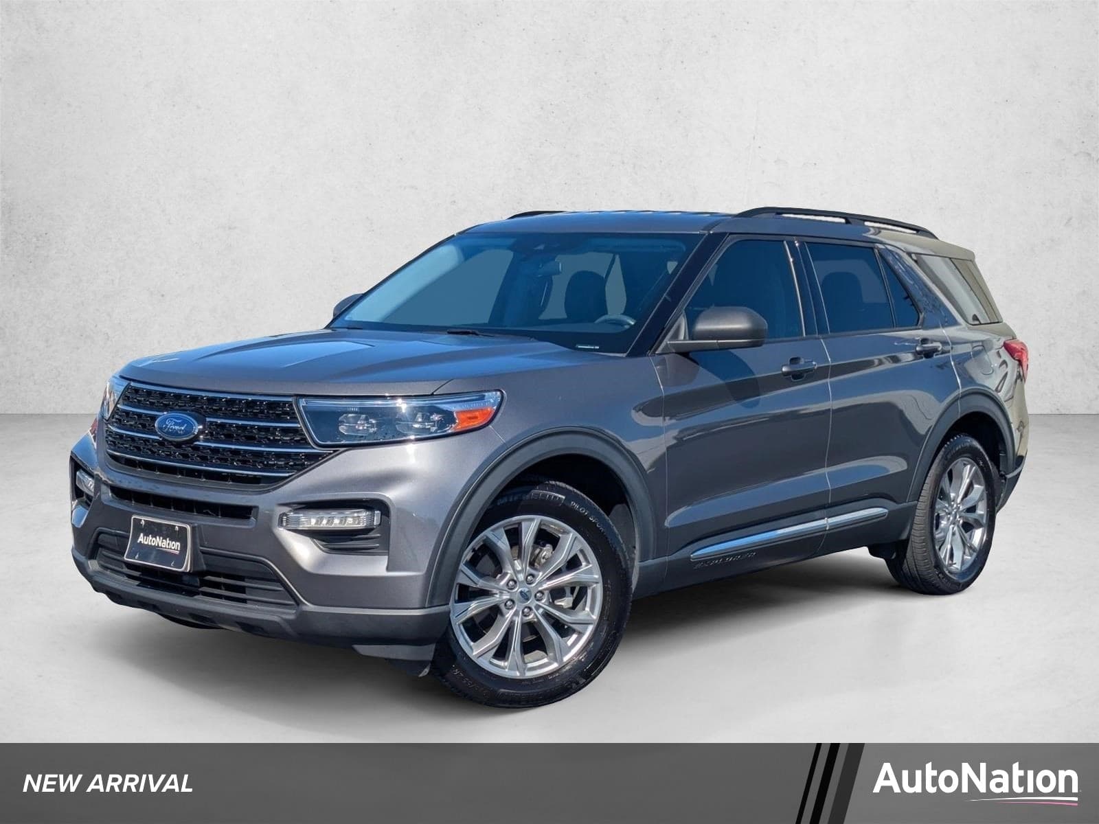 2021 Ford Explorer XLT — photo 1 of 27