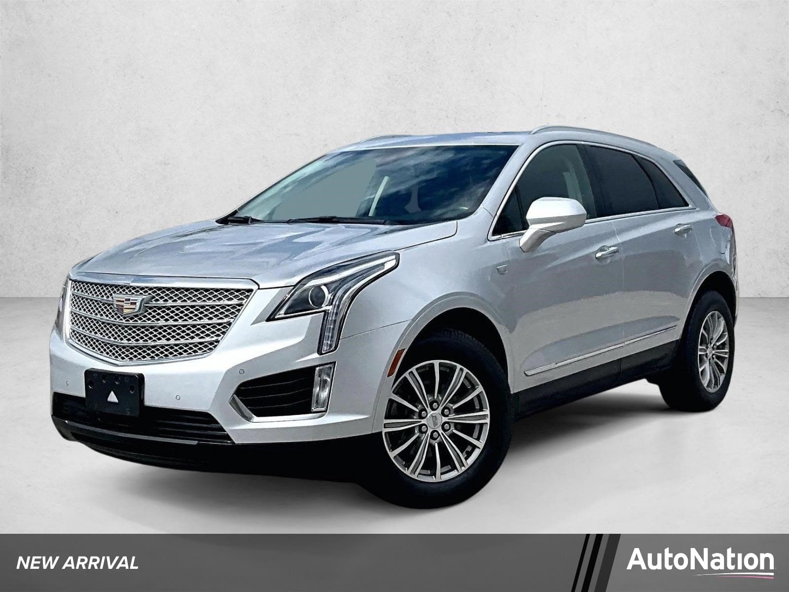 2019 Cadillac XT5 Luxury AWD — photo 1 of 30