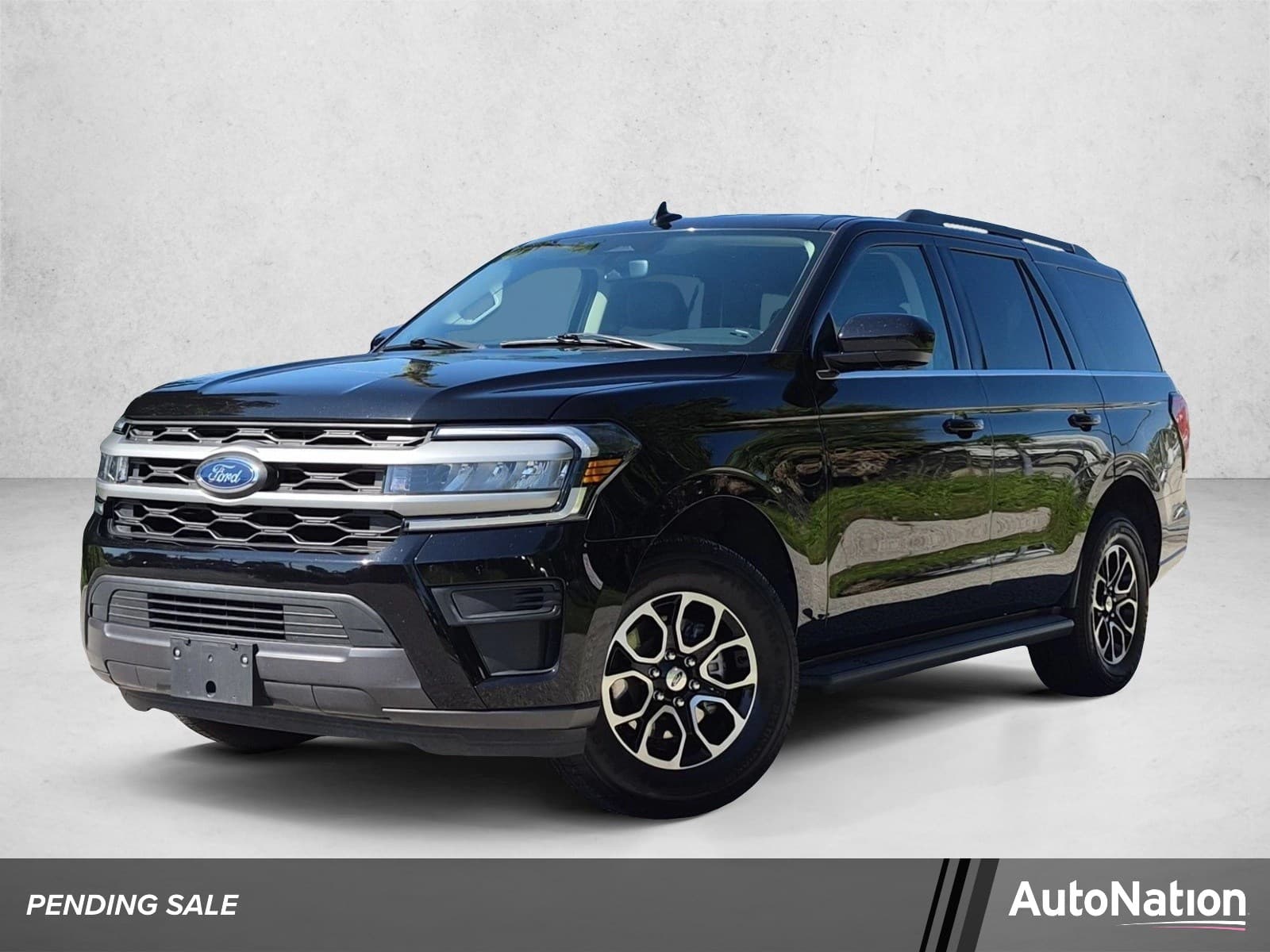 2024 Ford Expedition XLT — photo 1 of 26