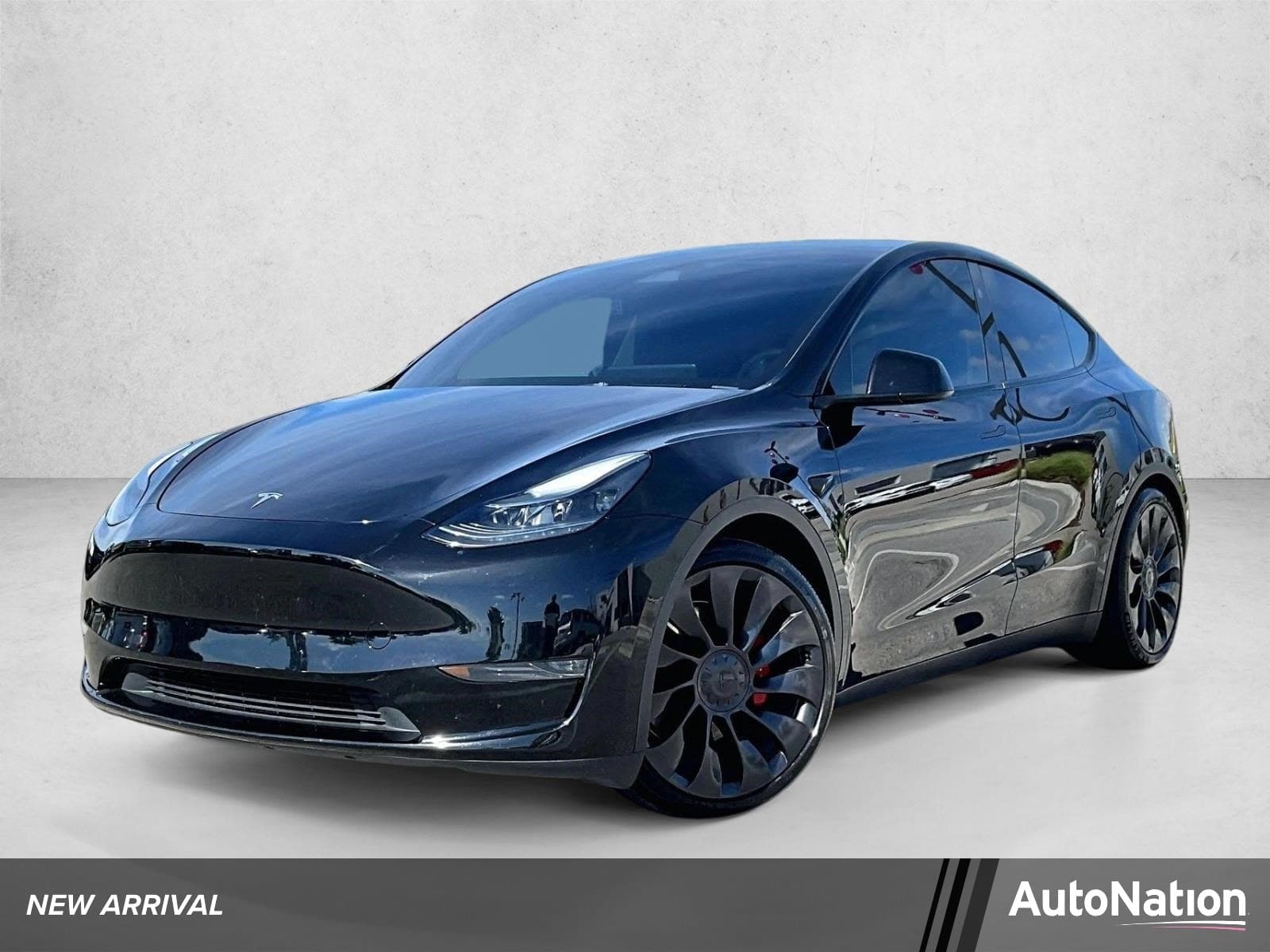 2025 Tesla Model Y Performance — photo 1 of 30