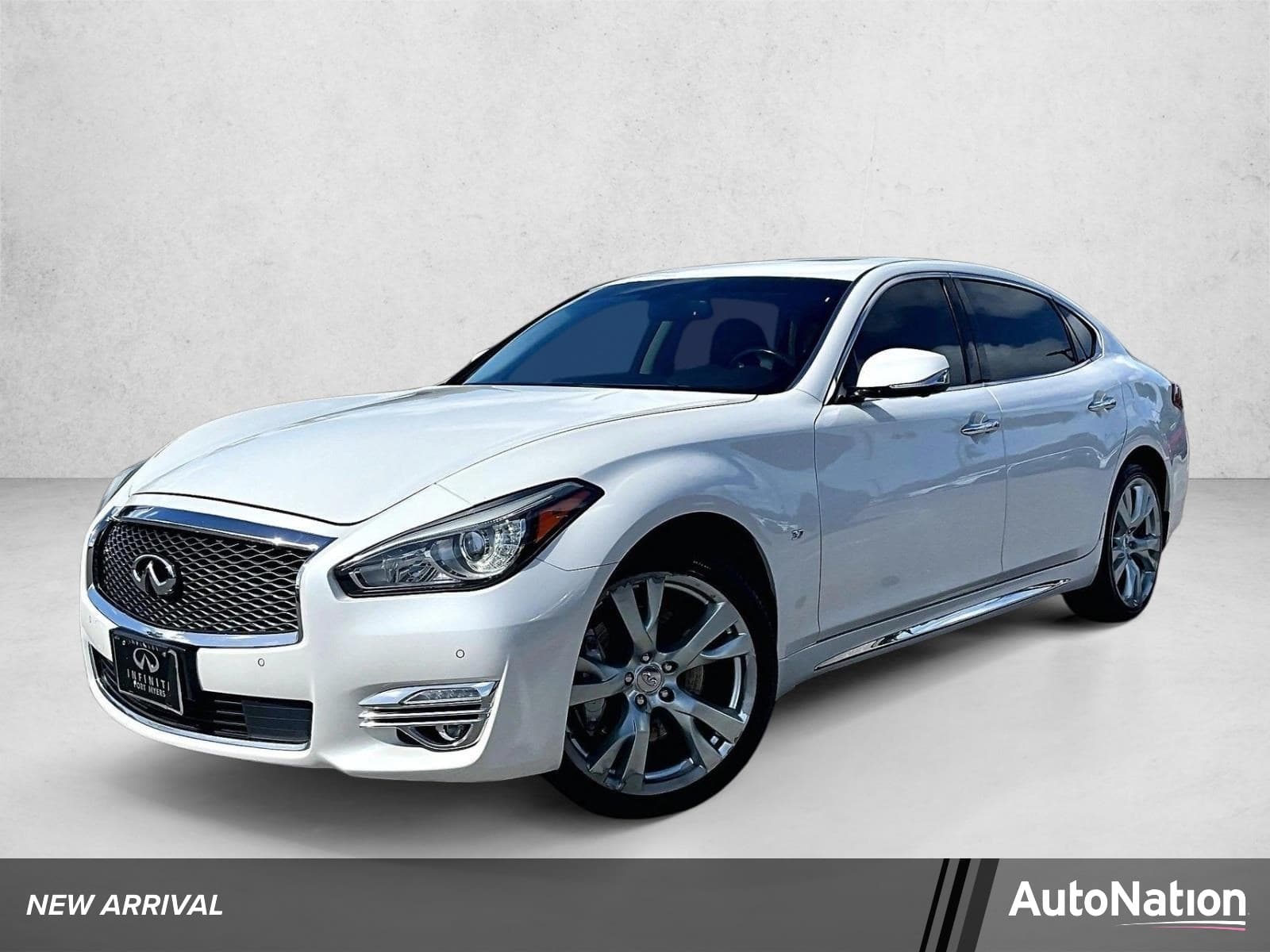 2016 INFINITI Q70L Base — photo 1 of 30