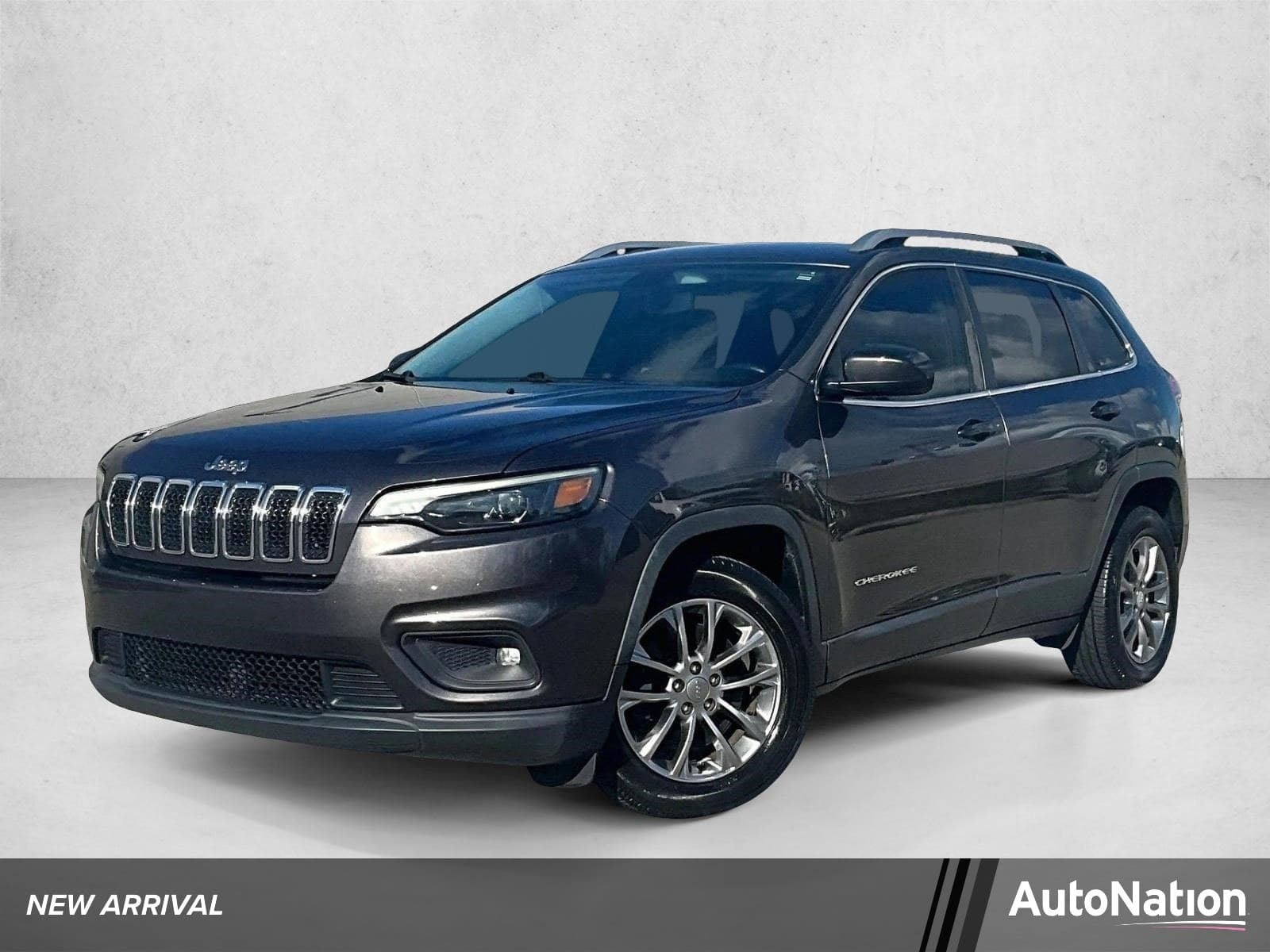 2019 Jeep Cherokee Latitude Plus — photo 1 of 30