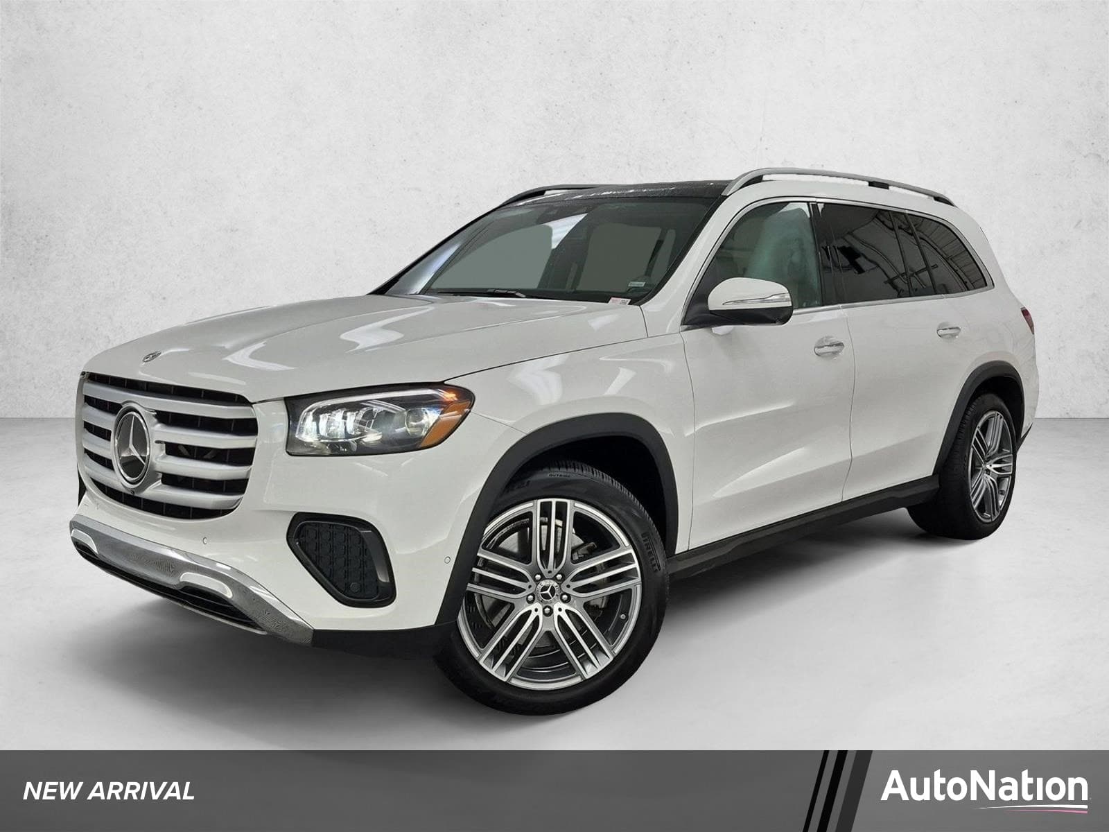 2025 Mercedes-Benz GLS Base — photo 1 of 30