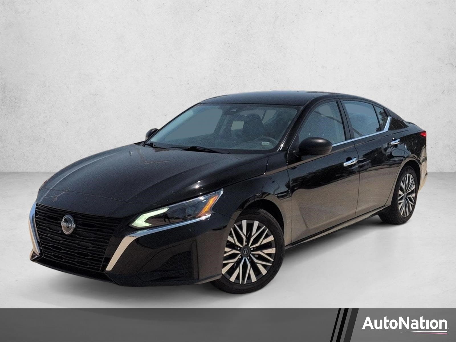 2024 Nissan Altima 2.5 SV — photo 1 of 22